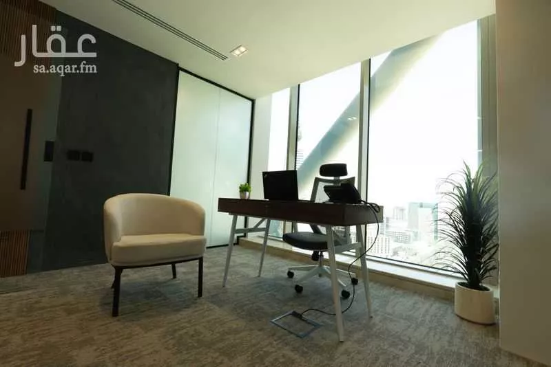 مكتب 630 م² في العليا 3