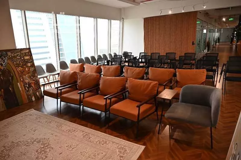 مكتب 50 م² في العليا 5