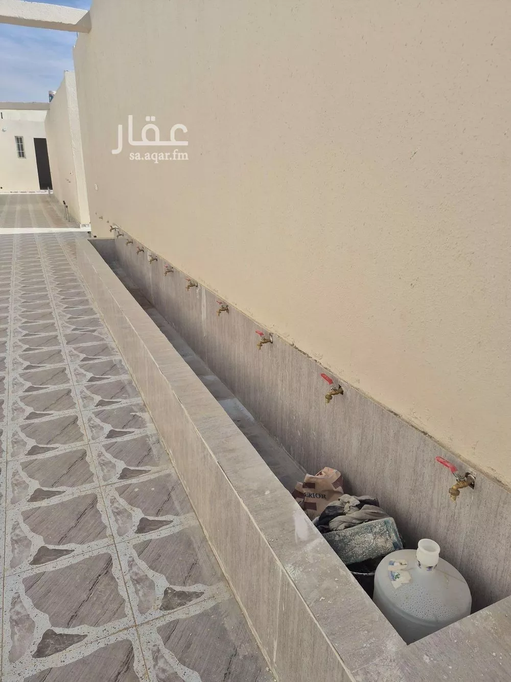 عمارة 2700 م² في الرمال 2