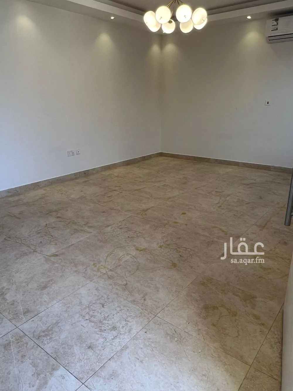 فيلا 9 غرف في الرمال 2