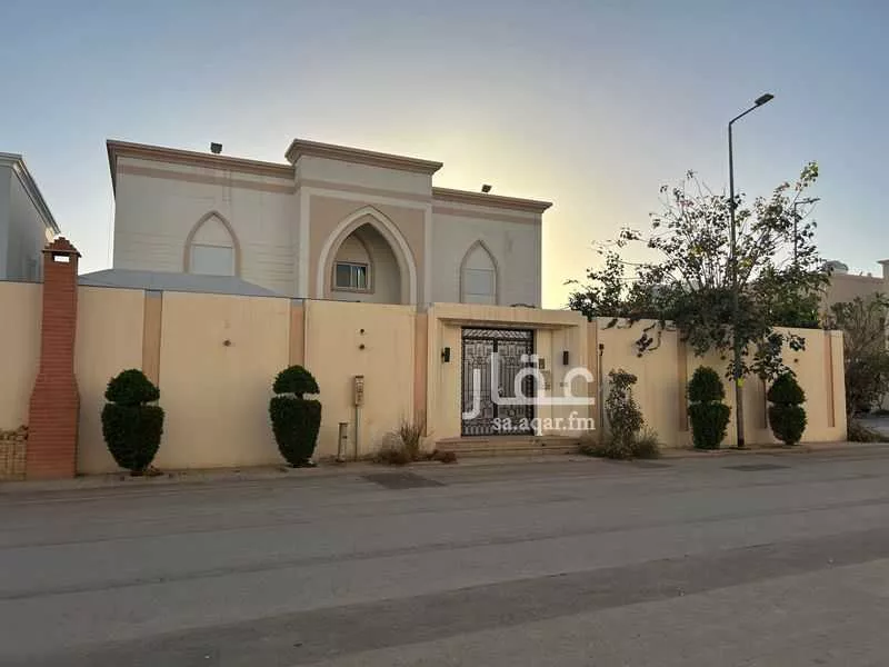 فيلا 8 غرف في المروج 3