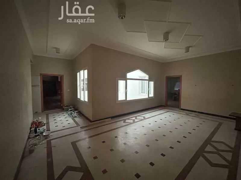 فيلا 8 غرف في المروج 5