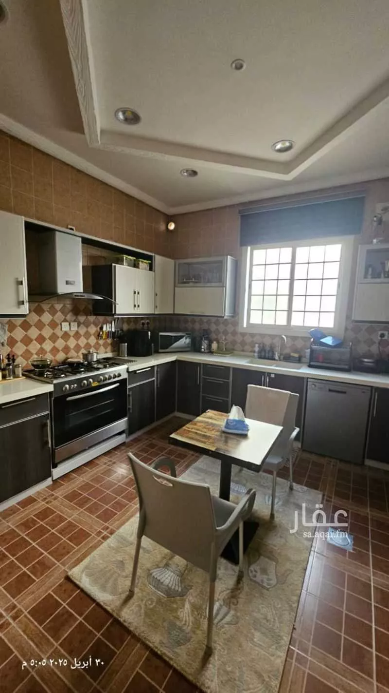 فيلا 10 غرف في البساتين 3