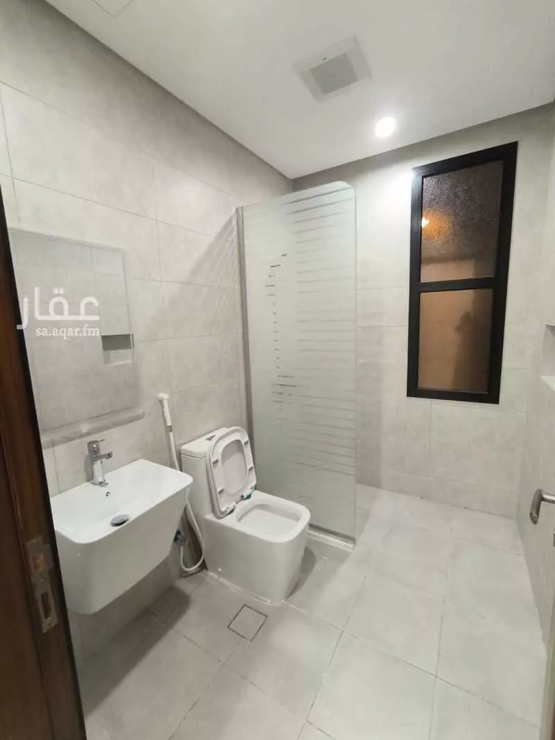 شقة 4 غرف في العزيزية 5