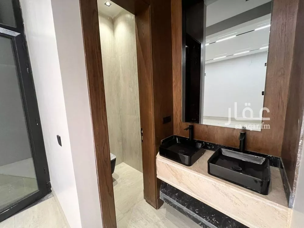 فيلا 4 غرف في الشرق 4