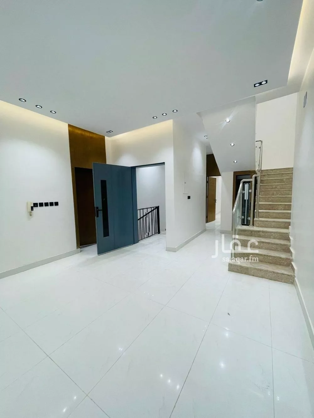 4 bedroom floor in Al Janadriyah 5