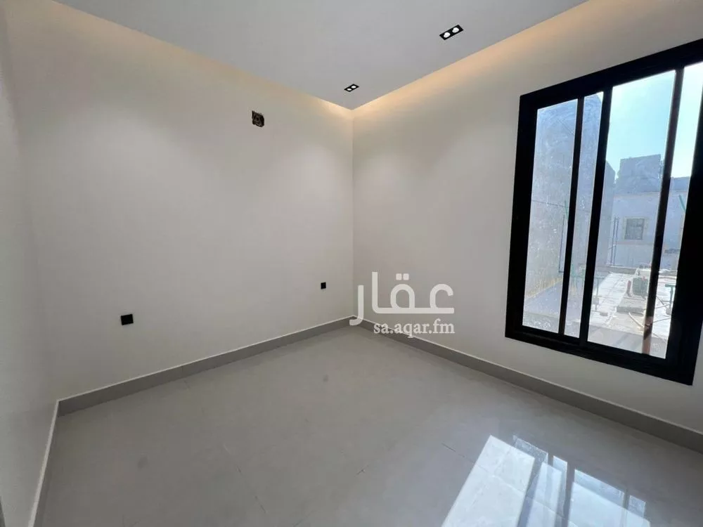 3 bedroom floor in Al Maizilah 3