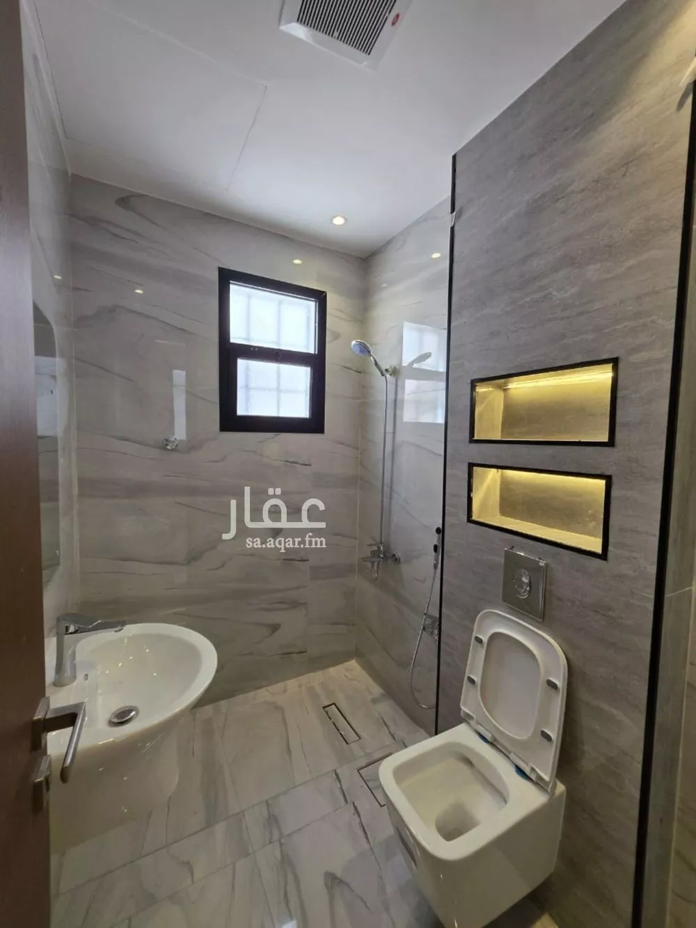 3 bedroom floor in Al Rimal 5