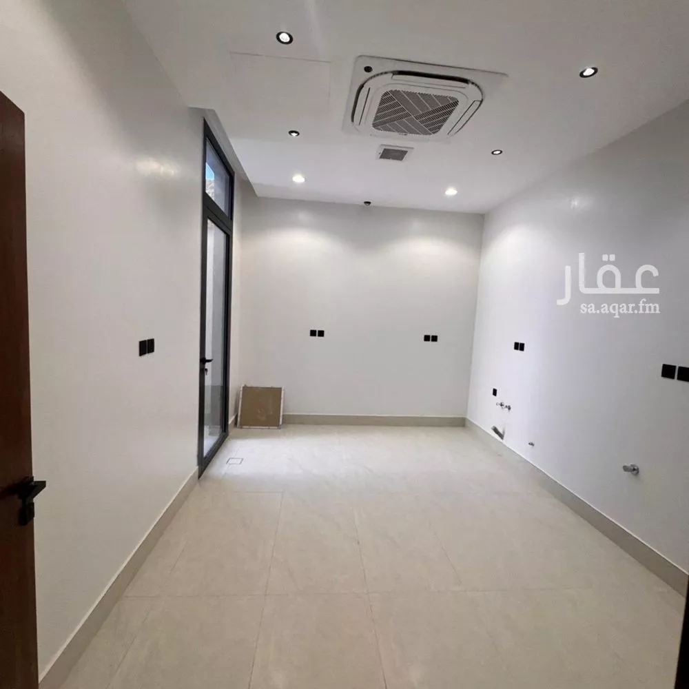 فيلا 5 غرف في النرجس 4