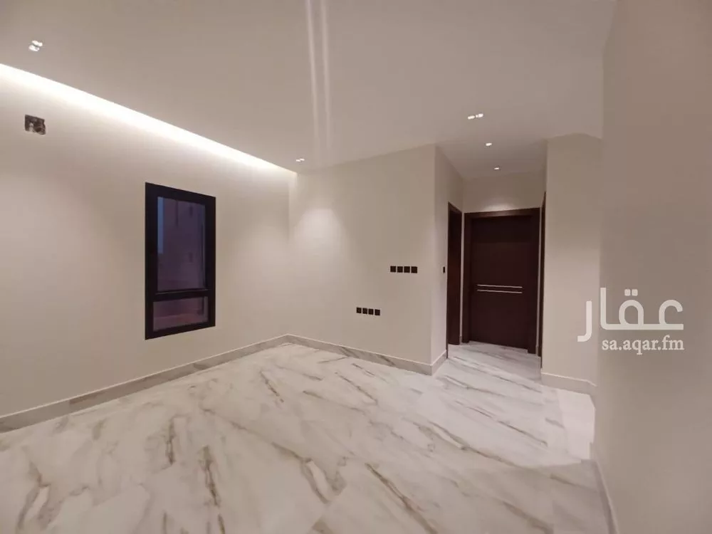 فيلا 4 غرف في العارض 5