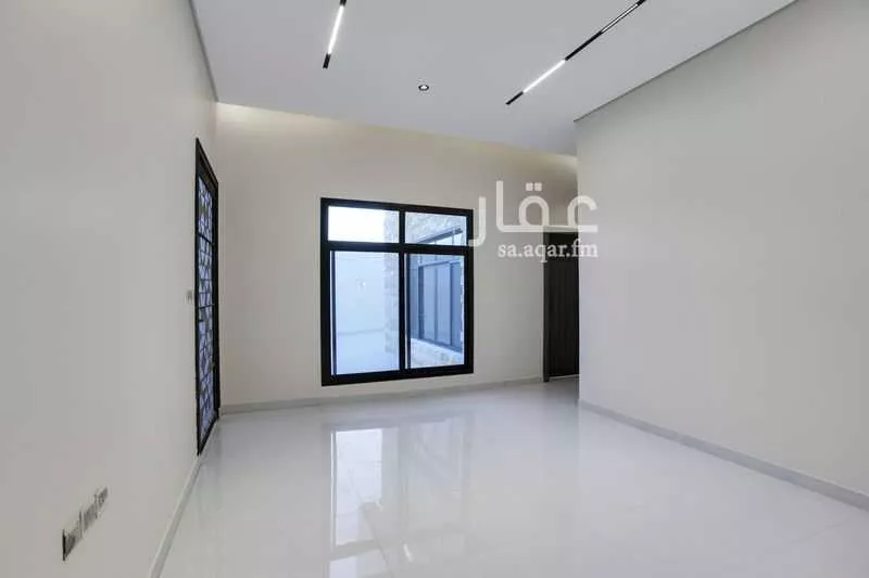 فيلا 5 غرف في عكاظ 3