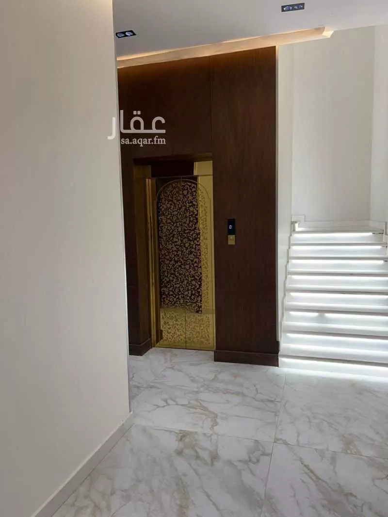 عمارة 497 م² في الضباط 2