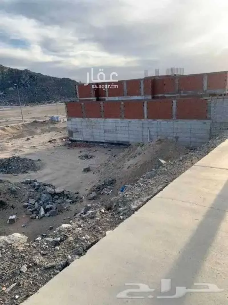 أرض 615 م² في العكيشية 2