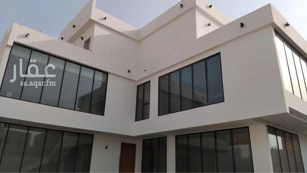 8 bedroom villa in Az Zomorod