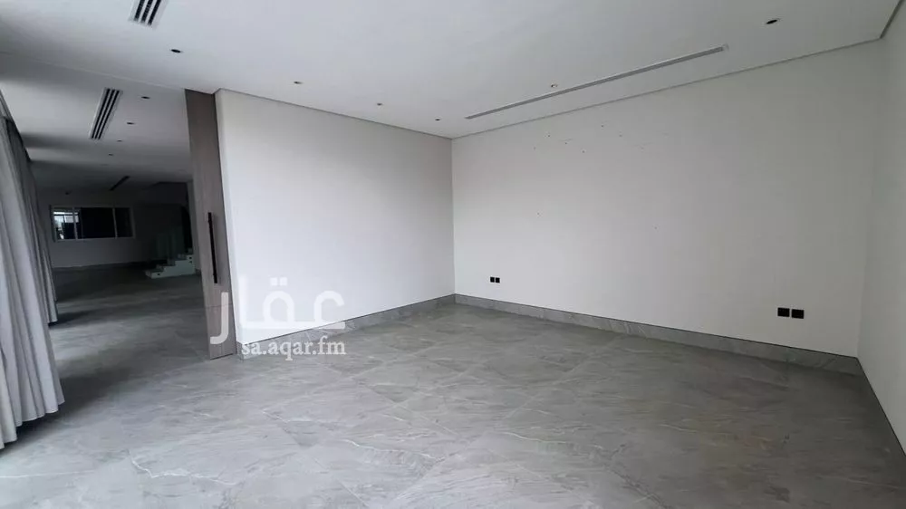 فيلا 4 غرف في البحر 2