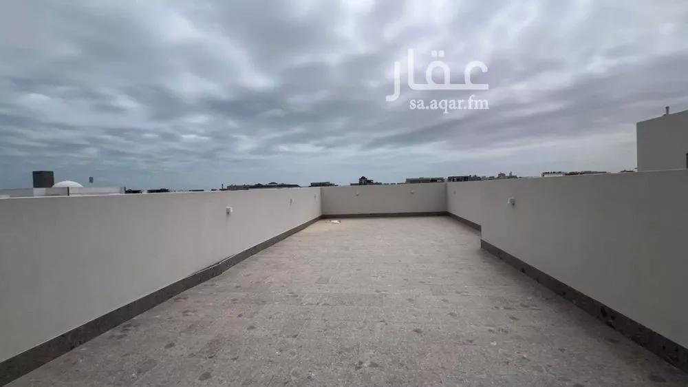 فيلا 4 غرف في البحر 5