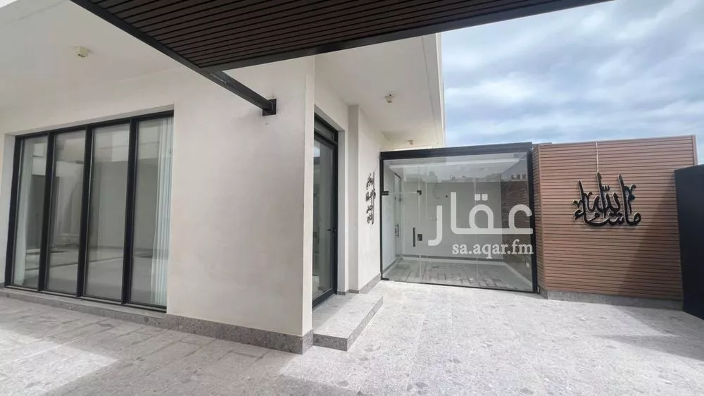 فيلا 4 غرف في البحر 1