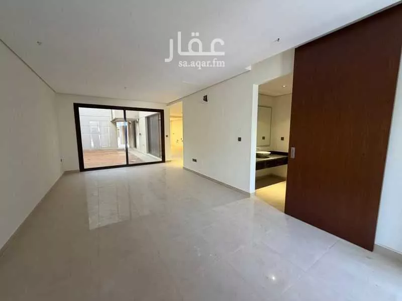 فيلا 5 غرف في العارض 4