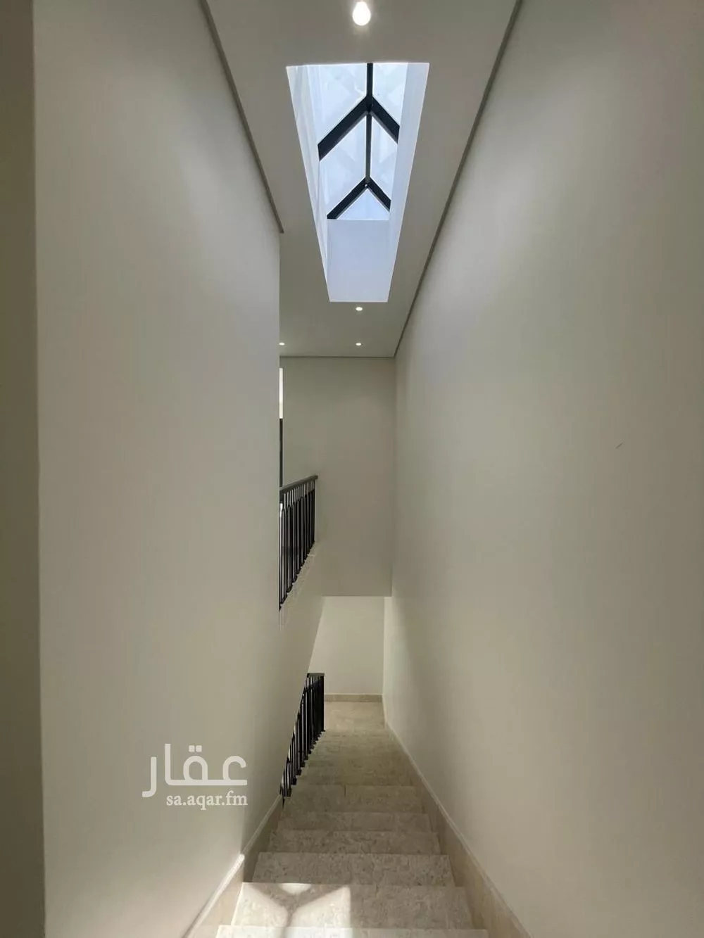 فيلا 8 غرف في المهدية 5