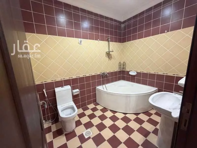 شقة 8 غرف في الصفا 3