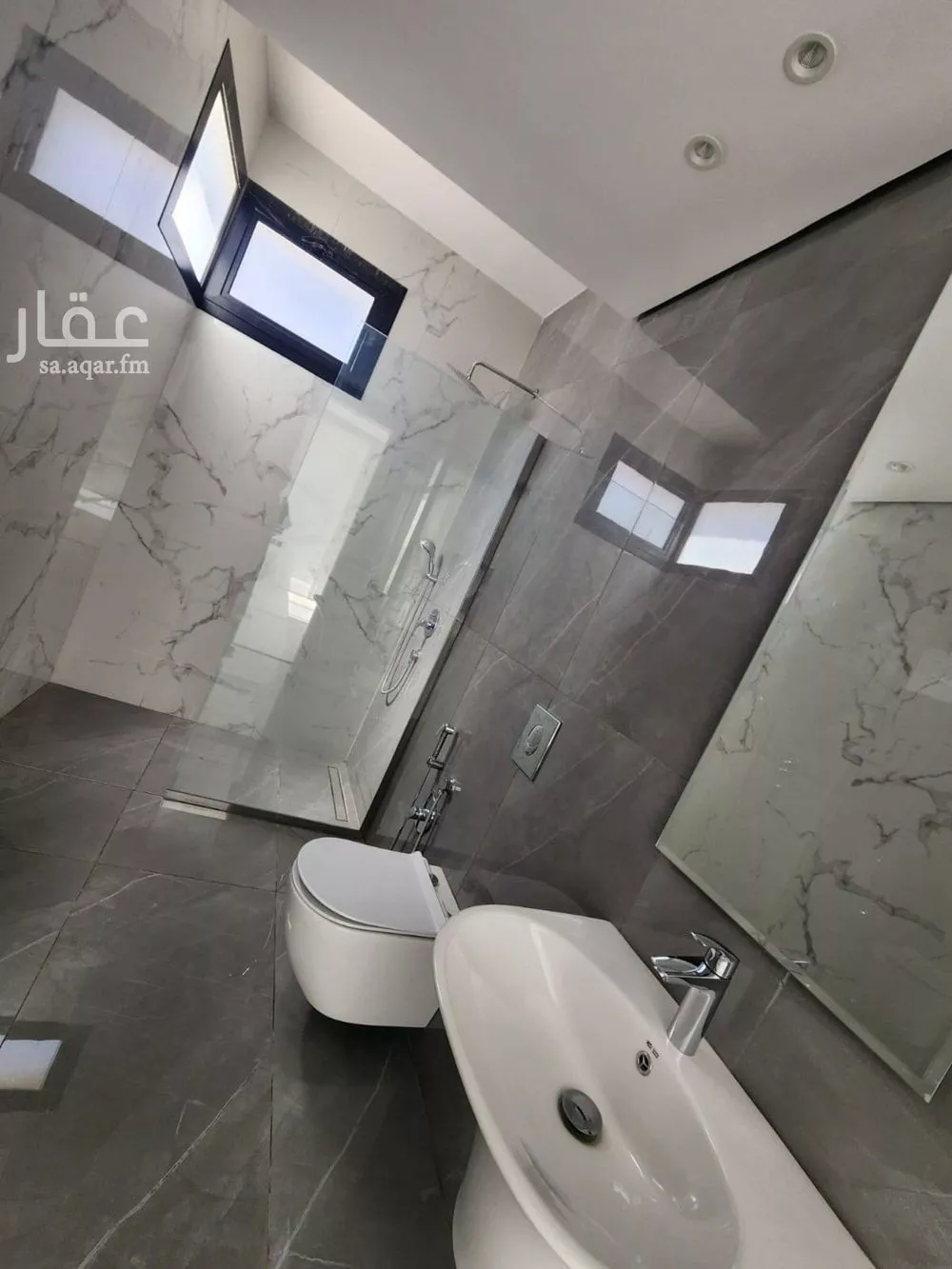 شقة 2 غرف في العارض 5