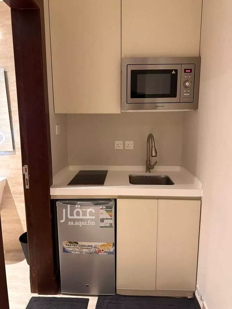 شقة 4 غرف في الحمرا 5