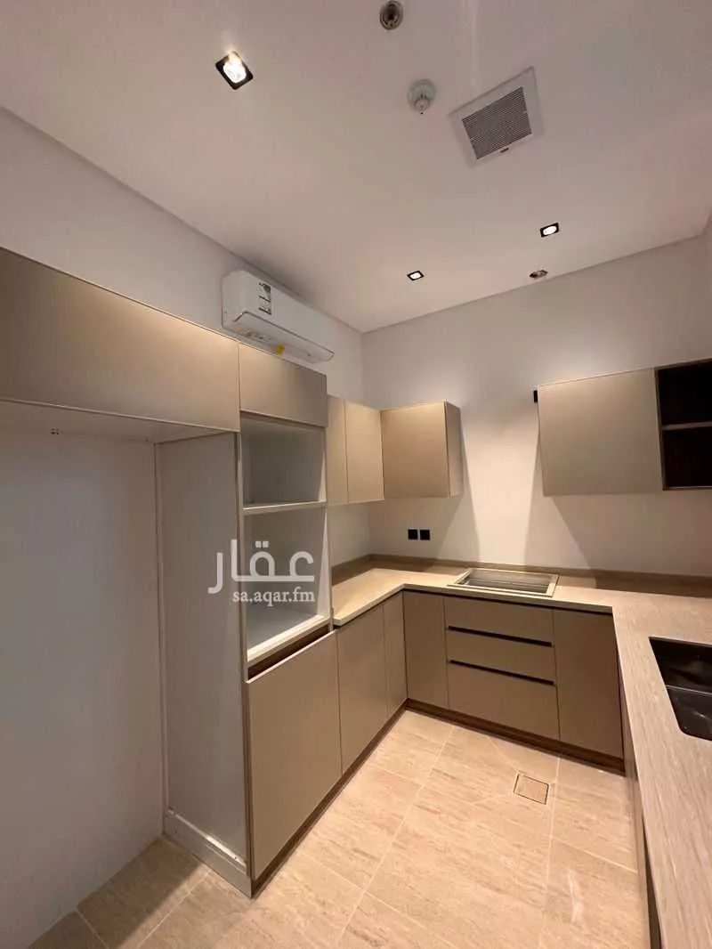 شقة 4 غرف في الحمرا 5