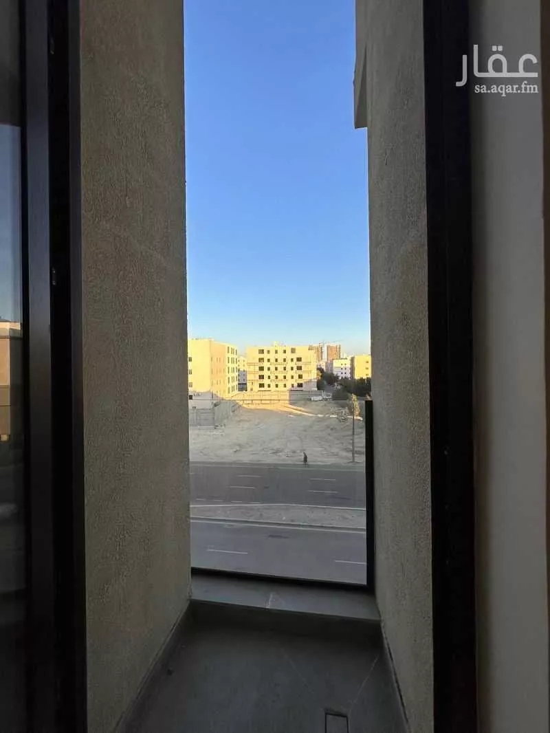 شقة 4 غرف في الحمرا 5