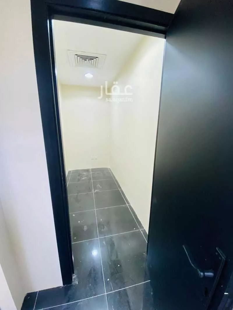 عمارة 980 م² في المربع 5