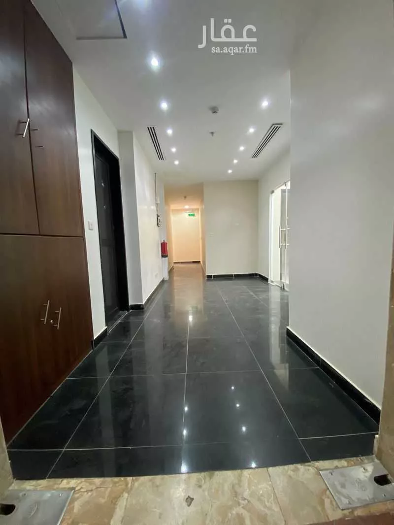 عمارة 980 م² في المربع 2