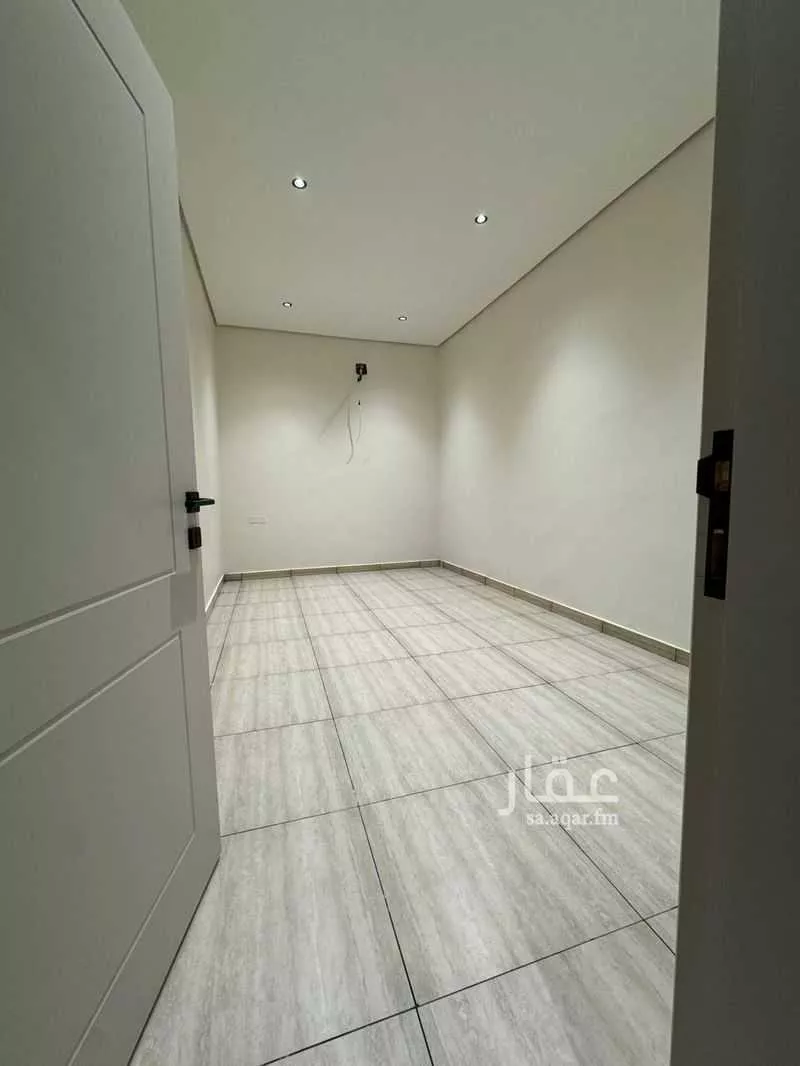 3 bedroom apartment in Al Yamamah 5