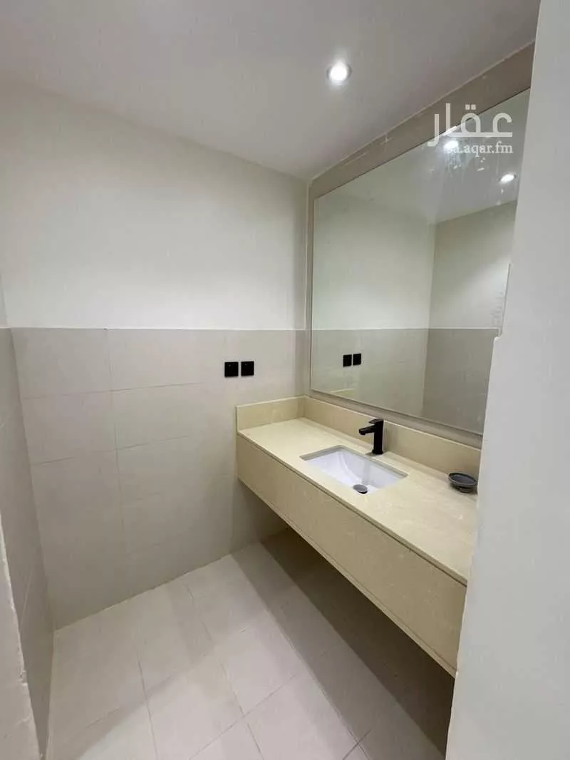 5 bedroom office in Al Marwa, Riyadh 16