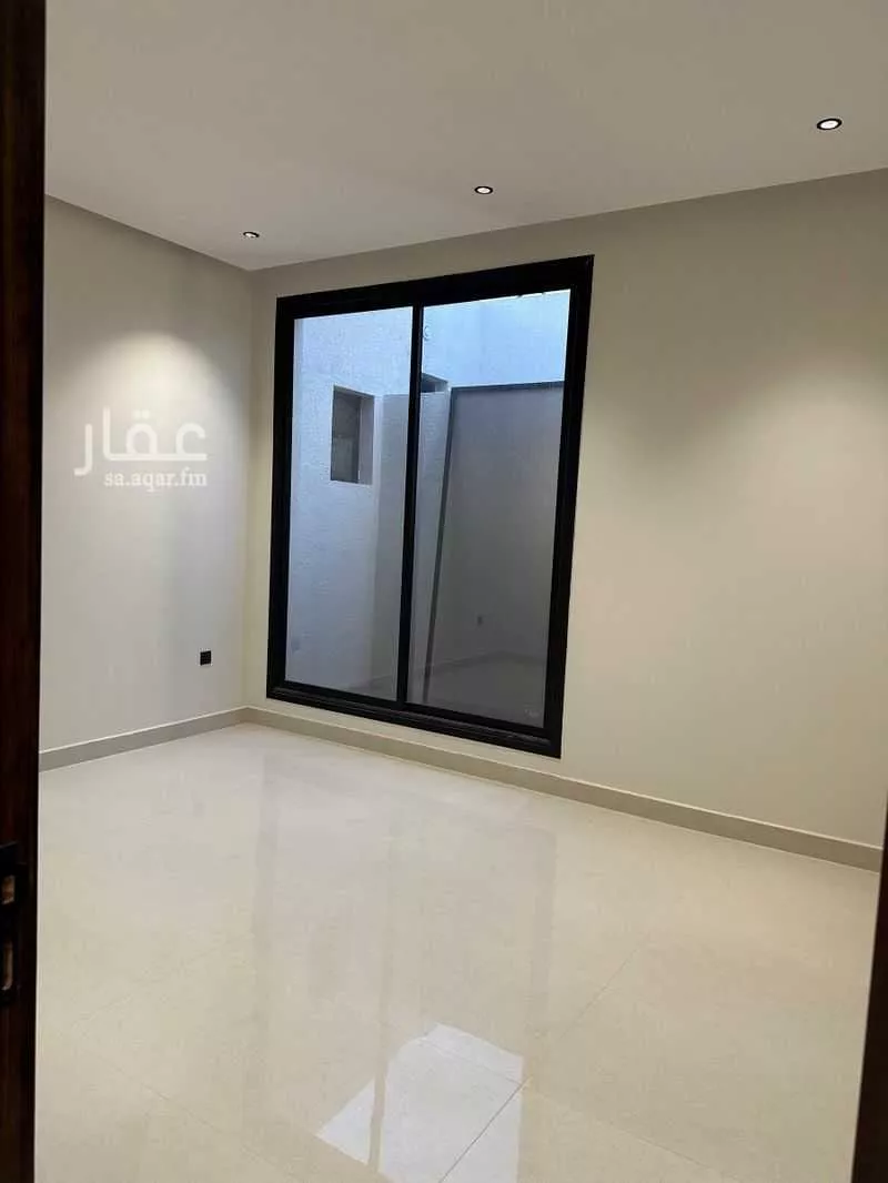 4 bedroom floor in Dhahrat Al Badiah 2