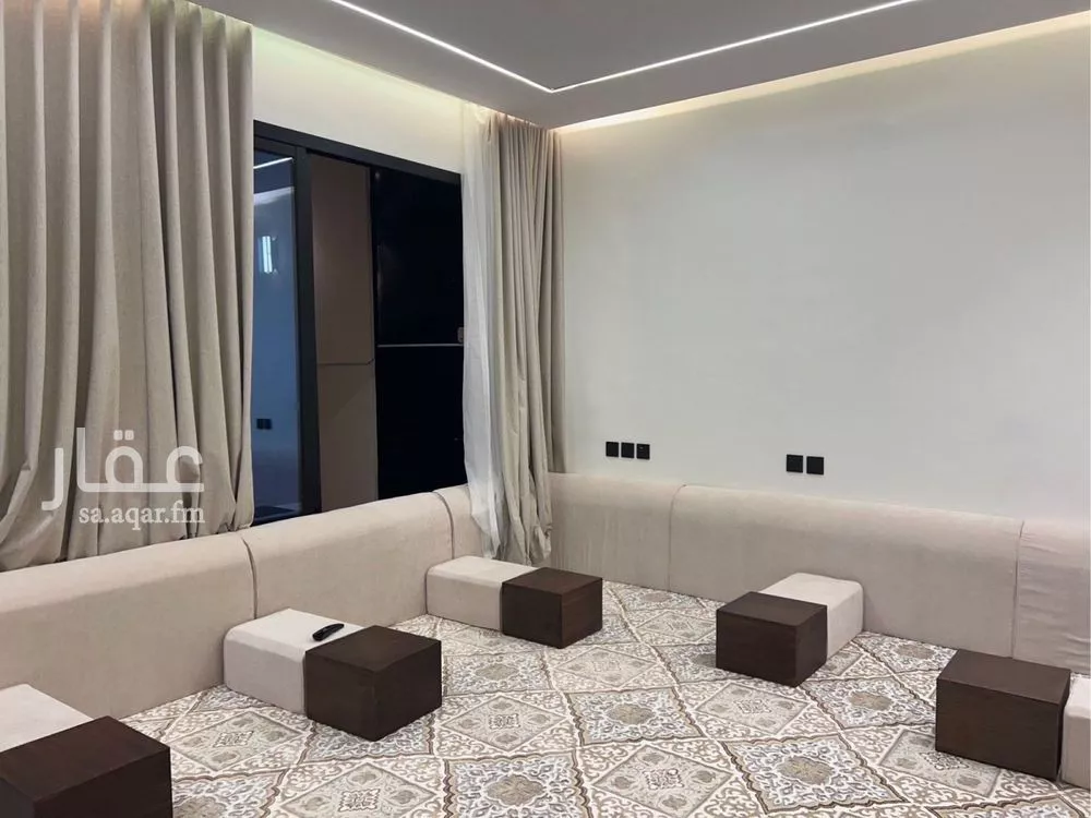 4 bedroom villa in Ishbiliyah, Riyadh 7