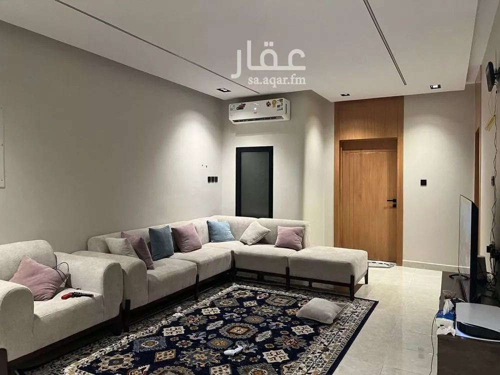4 bedroom villa in Ishbiliyah, Riyadh 16
