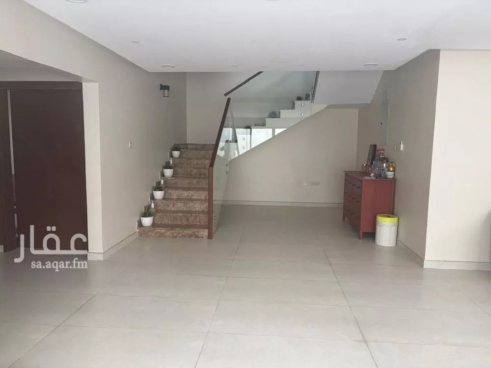 فيلا 7 غرف في الروابي 4