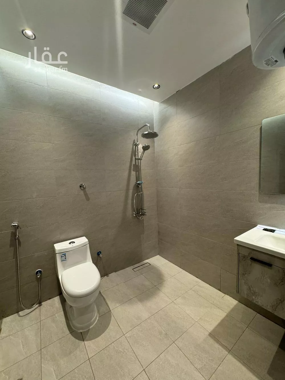 2 bedroom apartment in Al Aqiq 3