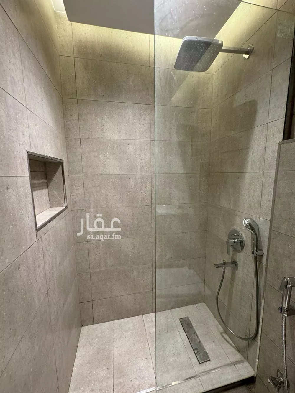 شقة 1 غرف في العقيق 3