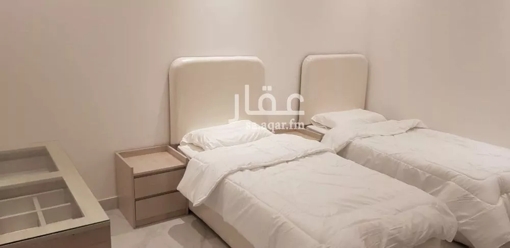 شقة 2 غرف في الرويس 4