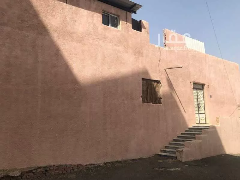 عمارة 493 م² في النزهة 2