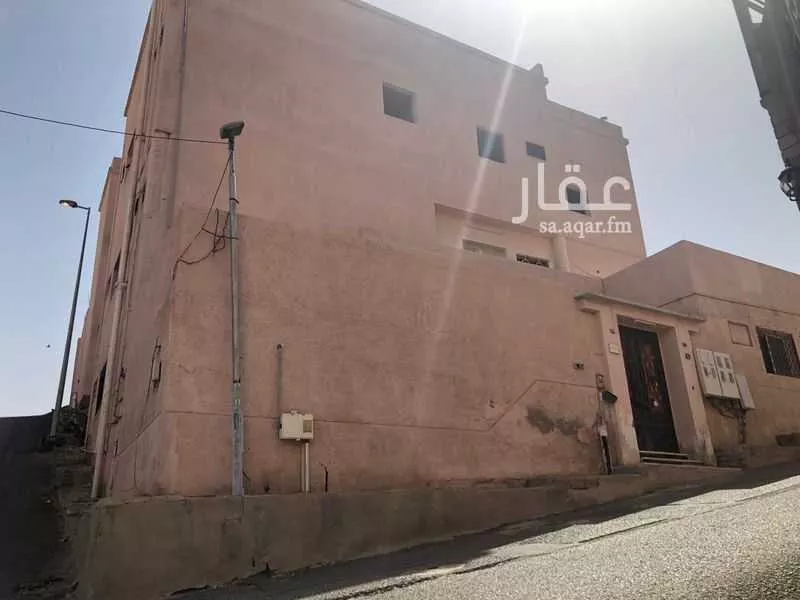 عمارة 493 م² في النزهة 5