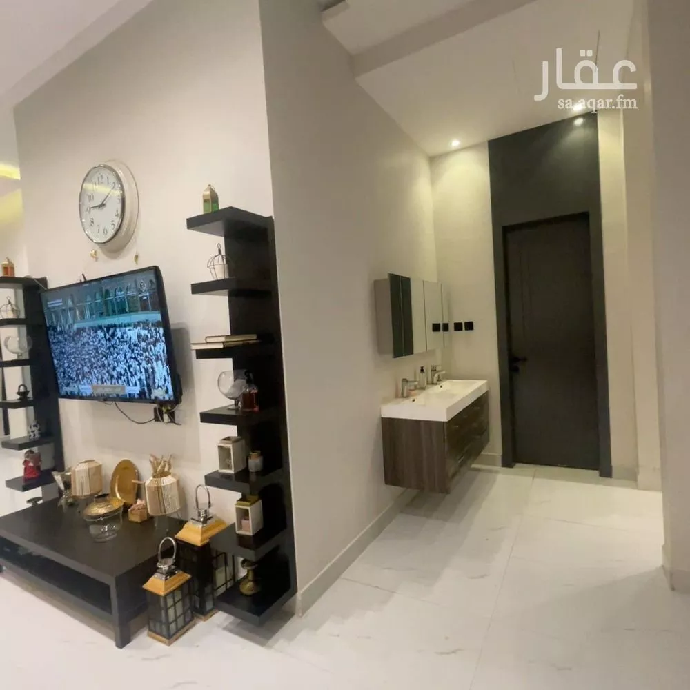 فيلا 8 غرف في العارض 3