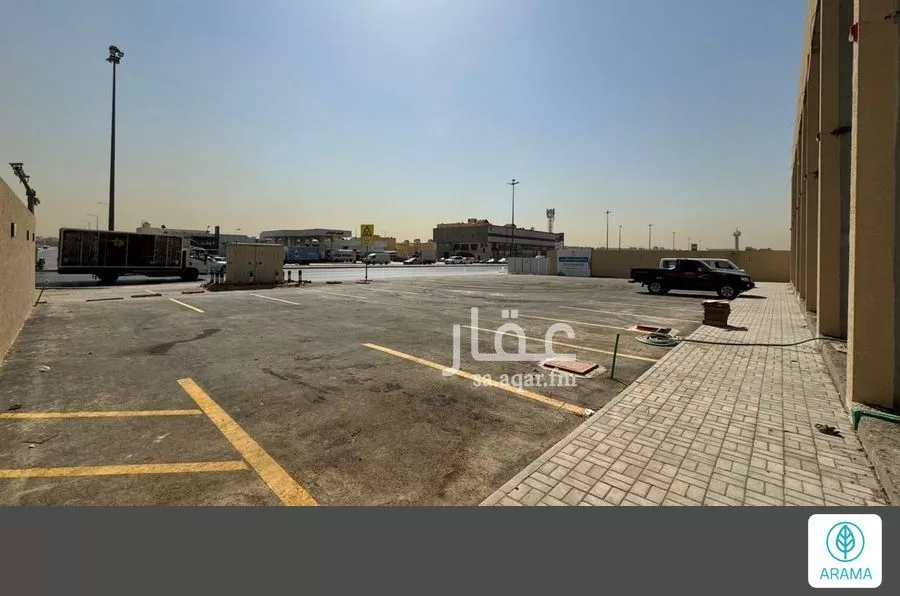 مكتب 70 م² في المصانع 4