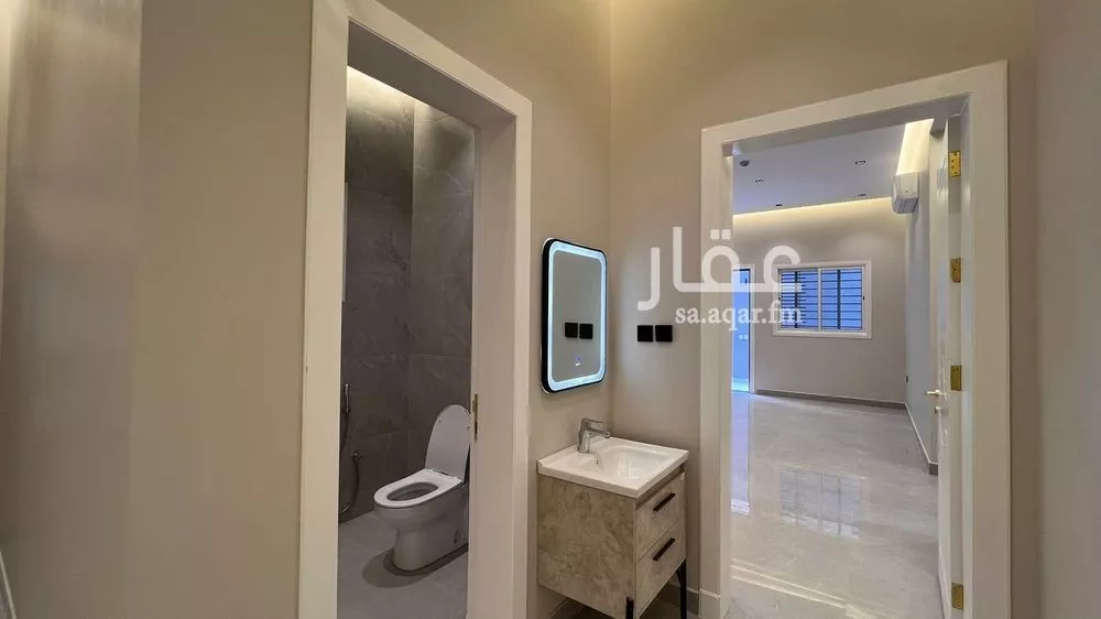 عمارة 891 م² في العارض 4