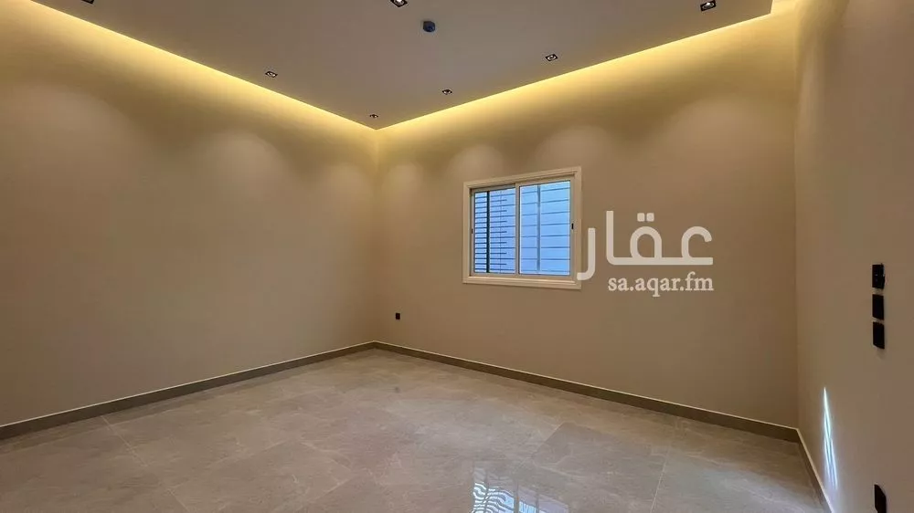 عمارة 891 م² في العارض 3