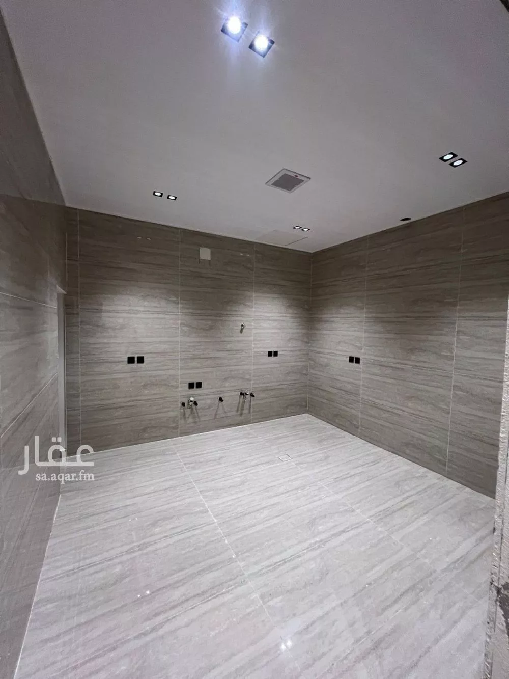 9 bedroom villa in Al Rimal 3