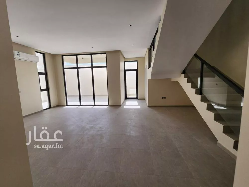 فيلا 5 غرف في الرمال 1