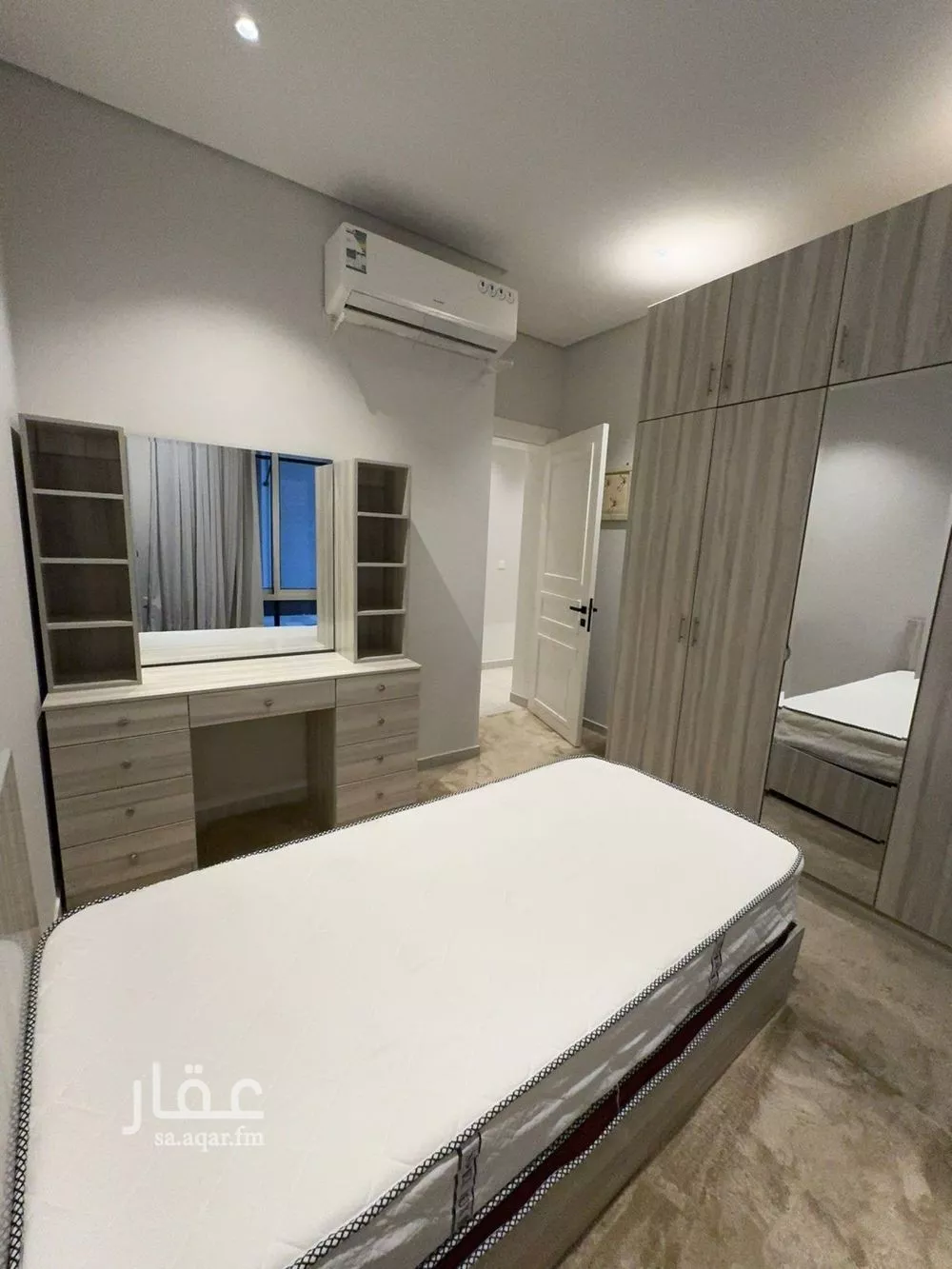 شقة 4 غرف في النرجس 4