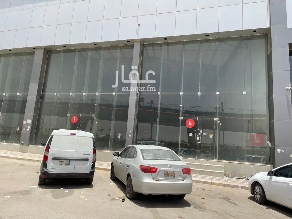 محل 14285 م² في العريجاء الوسطى 1