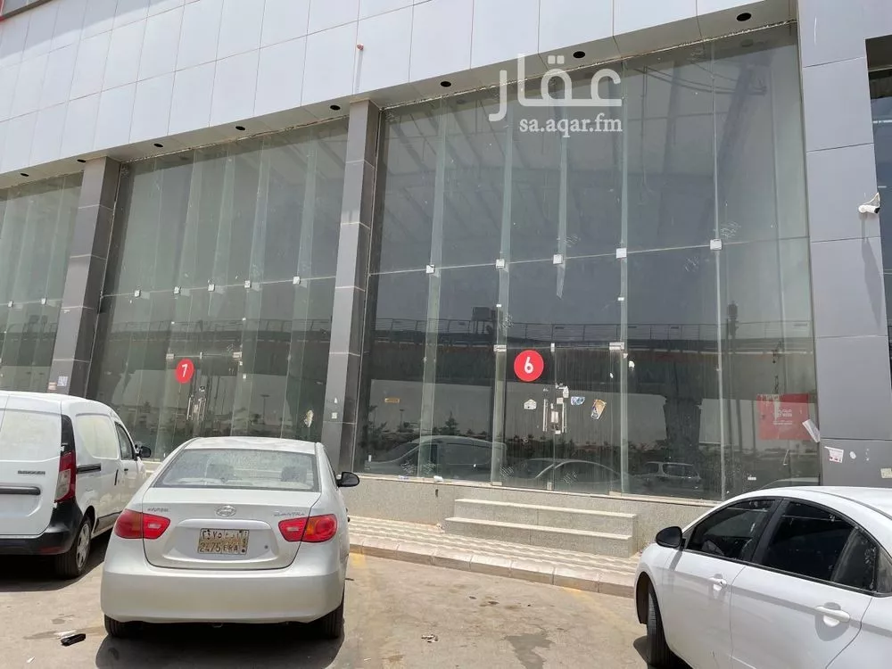 محل 14285 م² في العريجاء الوسطى 3